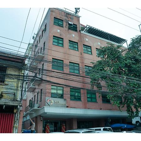 M28 Hotel And Apartments Quezon City Buitenkant foto