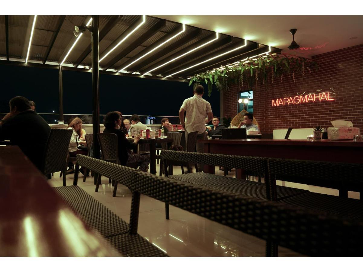 M28 Hotel And Apartments Quezon City Buitenkant foto